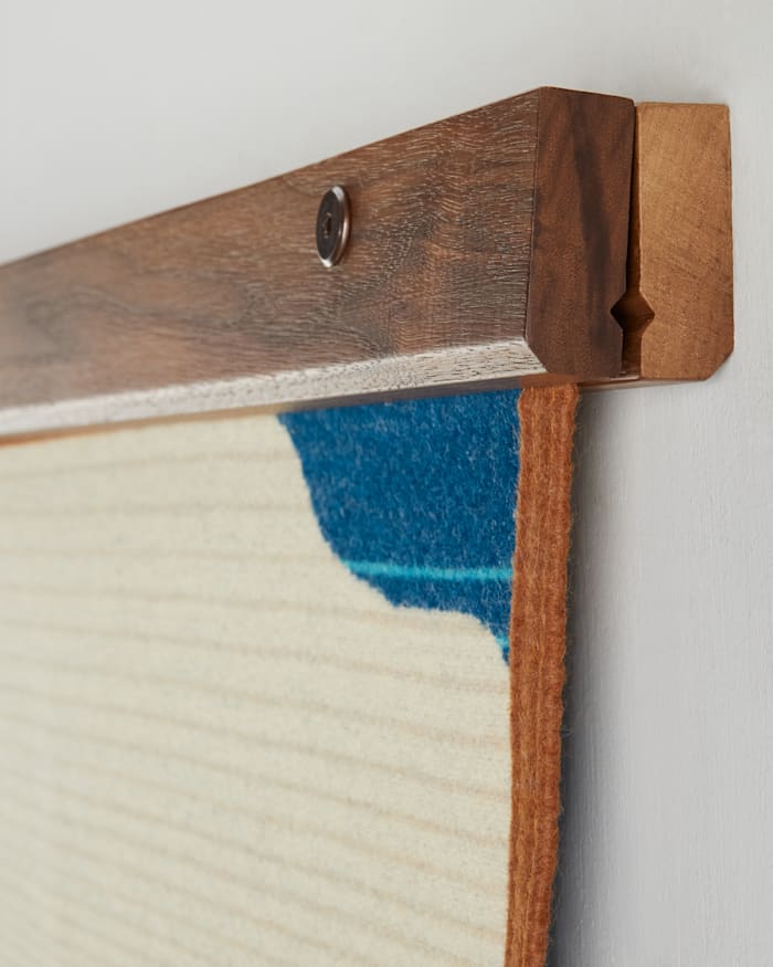WOODEN BLANKET HANGER